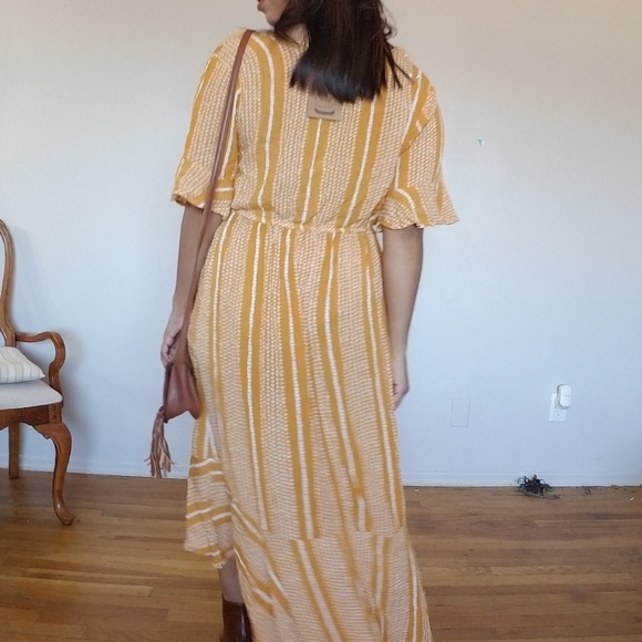 EVELIN ARROW PRINT MUSTARD IVORY MAXI DRESS - Picture 6 of 8